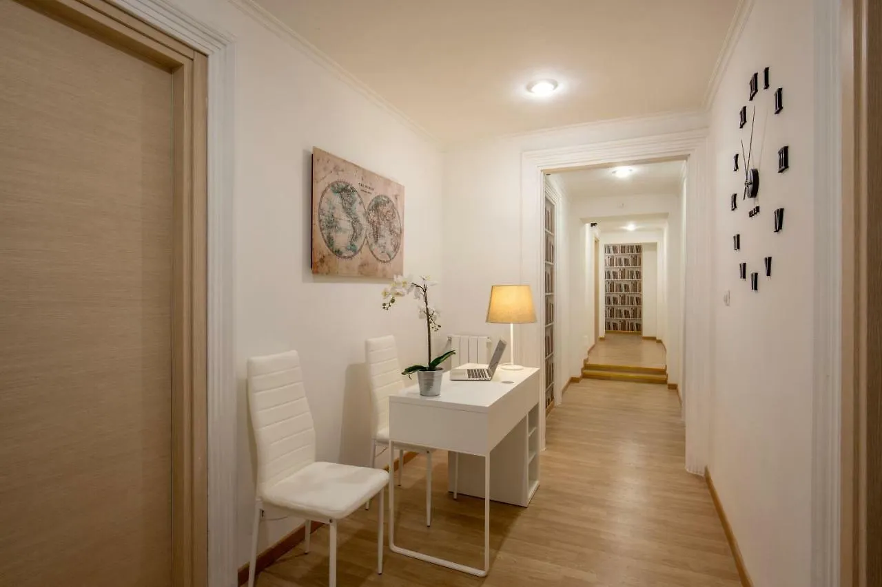 Bed & Breakfast Domus Veneto Rome Bed and Breakfast