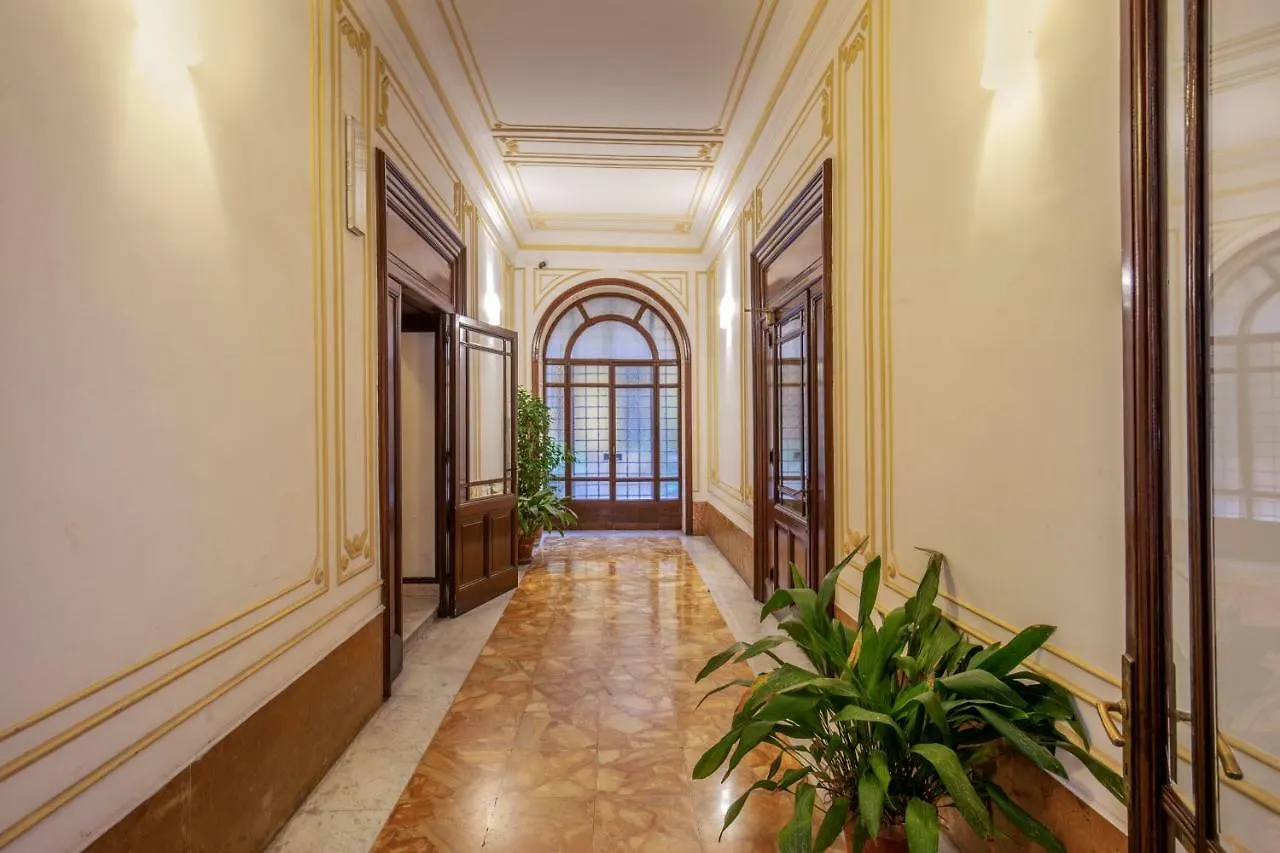 Bed & Breakfast Domus Veneto Rome Bed and Breakfast