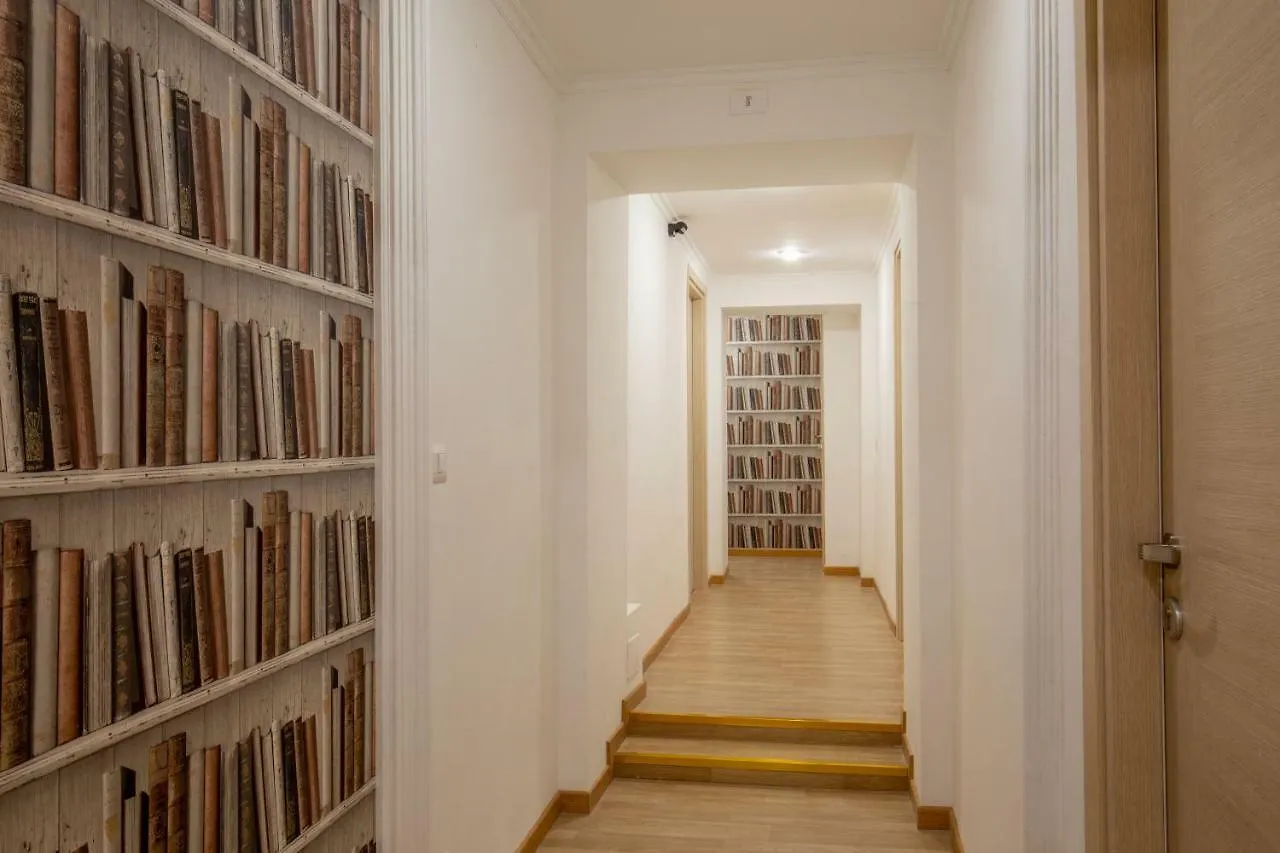 Domus Veneto Rome Bed & Breakfast 2*,  Italy