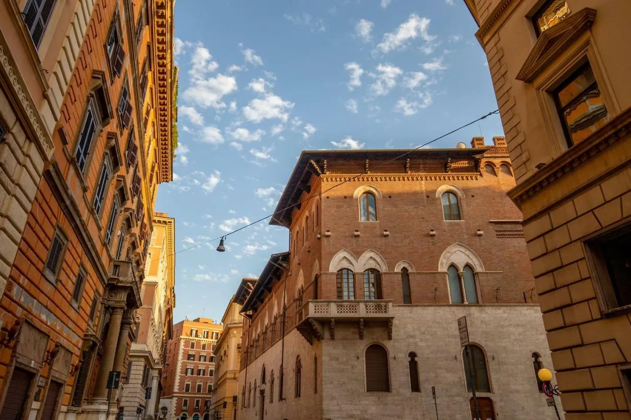 Domus Veneto Rome Bed & Breakfast 2*,